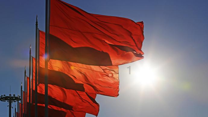赵露思写真大片P太大?化妆师晒图被抓包,P图事故后直接删帖