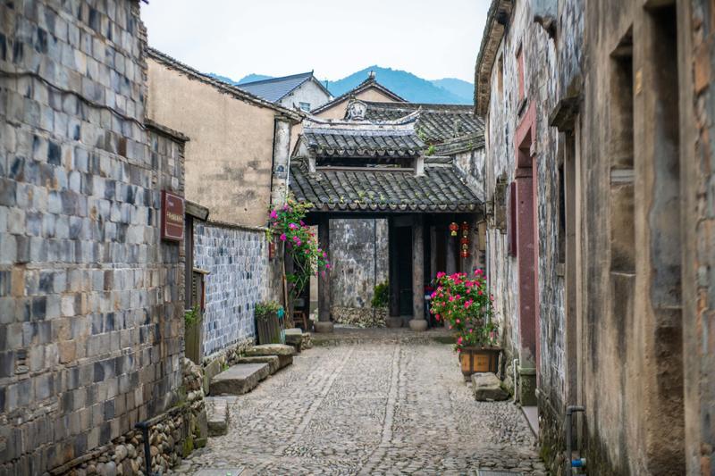 “千古风流,不老东坡——苏轼主题文物展”配套活动,东坡文创集市布展进入收尾阶段