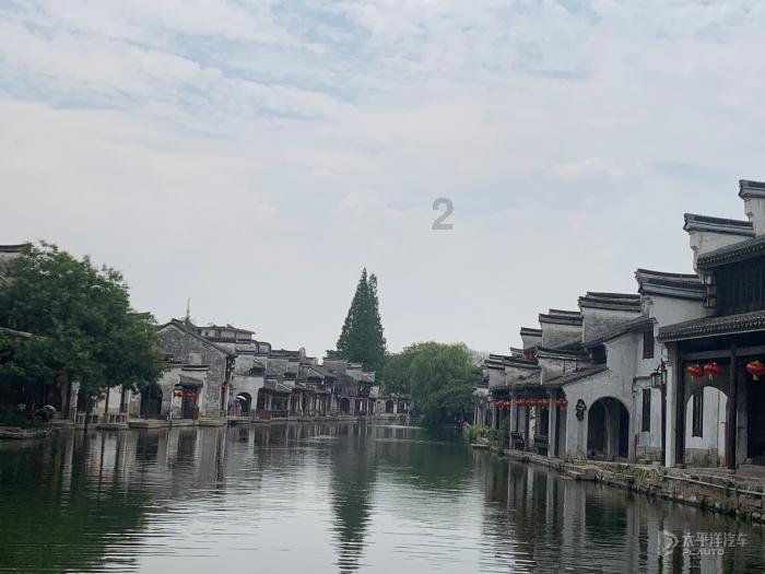重庆江北区:环卫工人拾金不昧 “美”了城市“暖”了人心