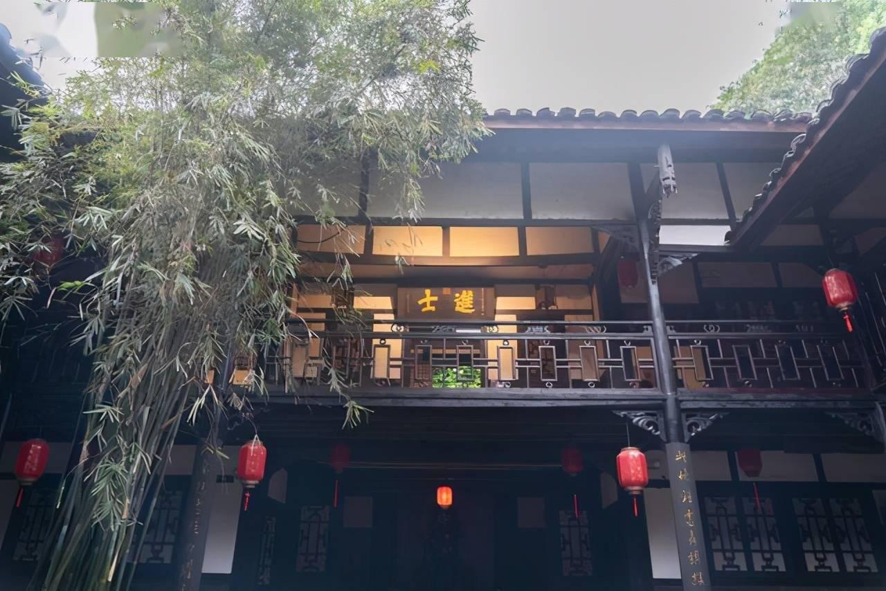 空中抛枪